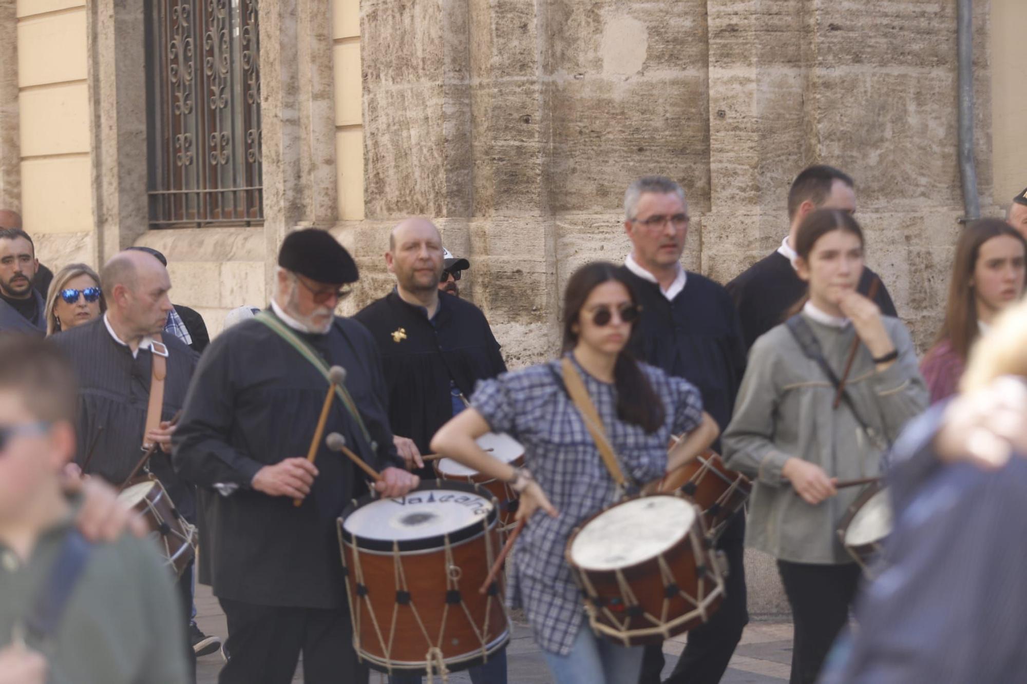 El ambiente fallero y el calor, protagonistas este domingo en València