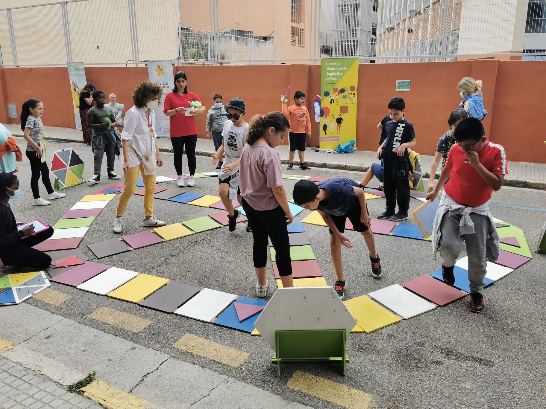 Centros educativos del barrio de Pere Garau participan en la Diada d'Entitats