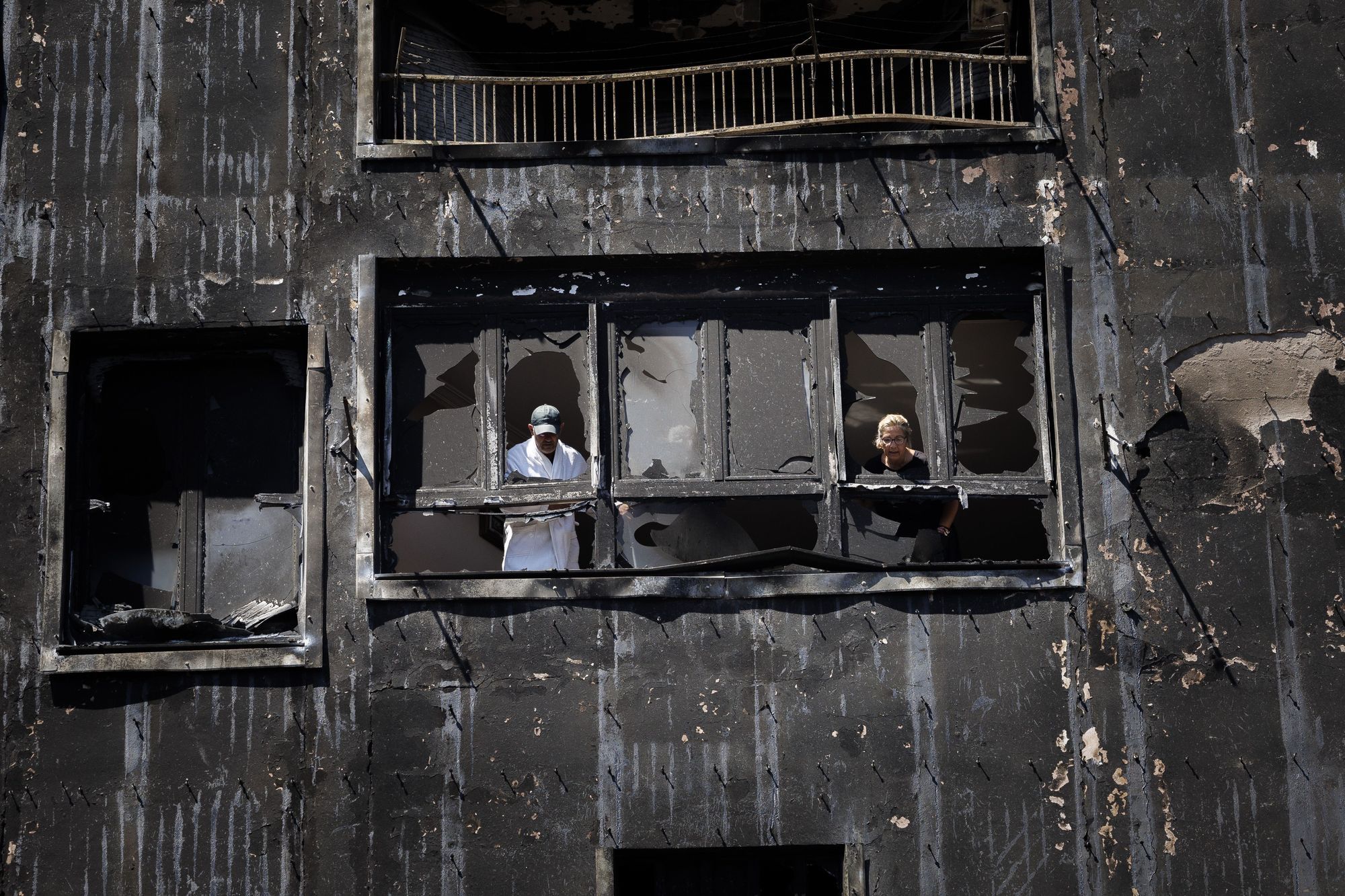 Los vecinos de Bejís vuelven a sus casas tras el paso de las llamas