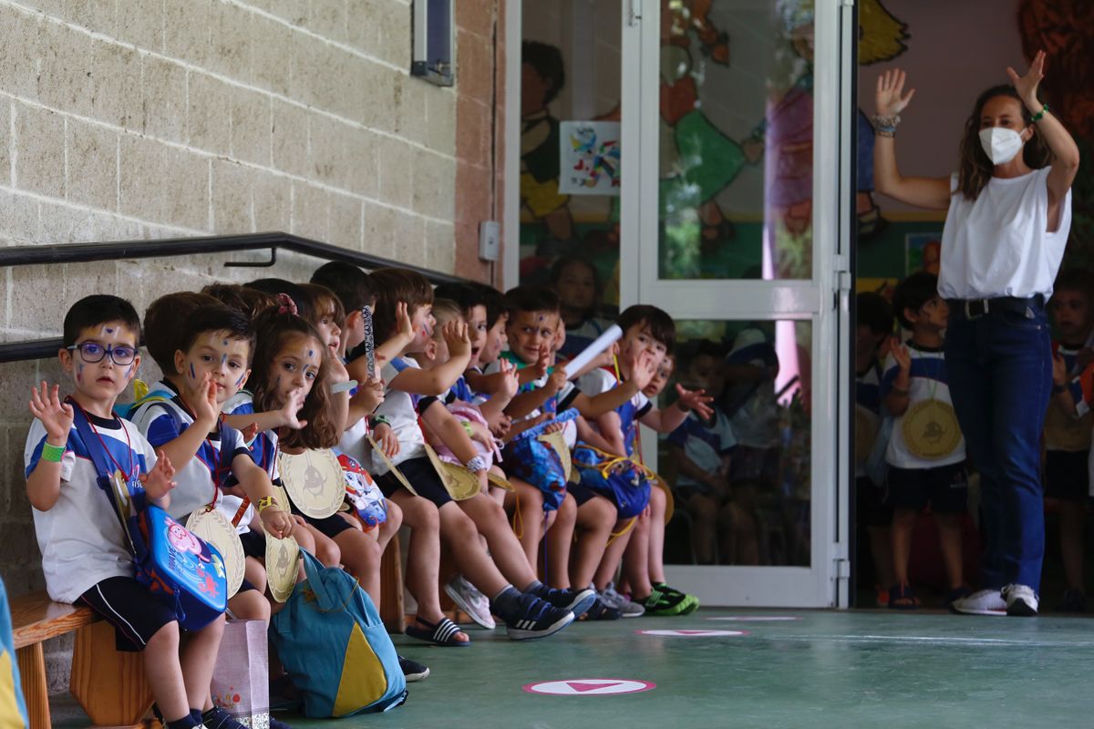 La comunidad educativa dice adiós al curso más difícil