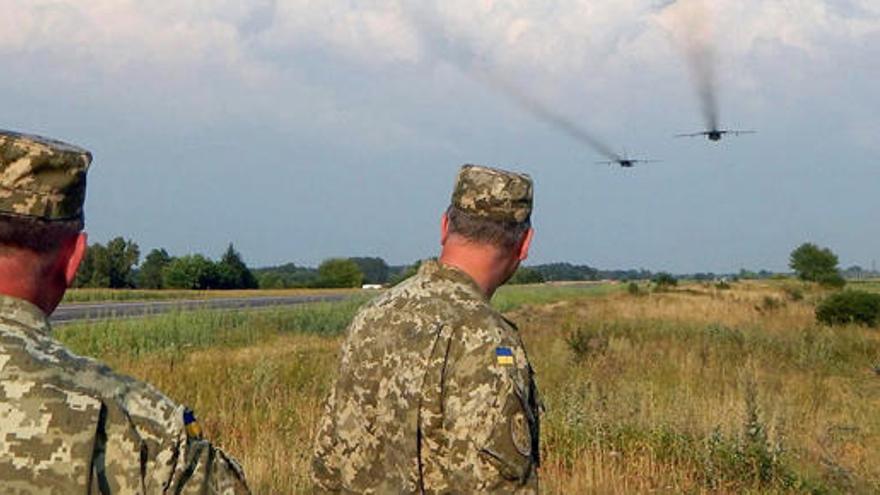 Prácticas de aviación en Crimea por parte del Ejército ucraniano.