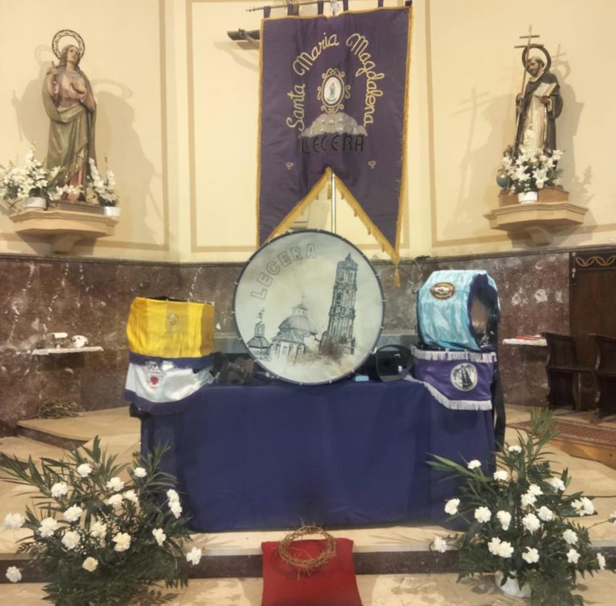 El altar, preparado para el pregón.