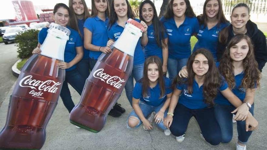 Jugadoras del C.B.S Cambre en la presentación del campeonato.