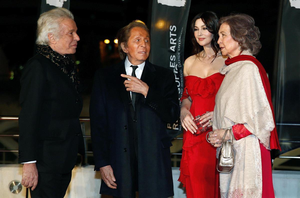 La noche en la que Valentino vistió Les Arts de alta costura con el estreno de 'La Traviata'