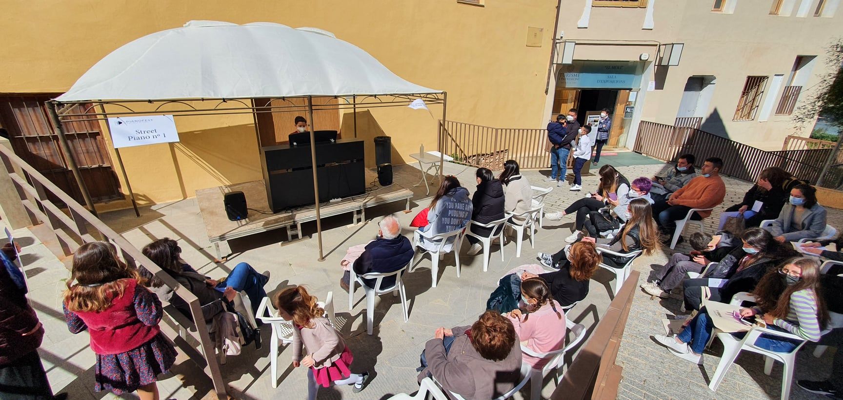 El Pianofest inunda de música el Castell de Riba-roja