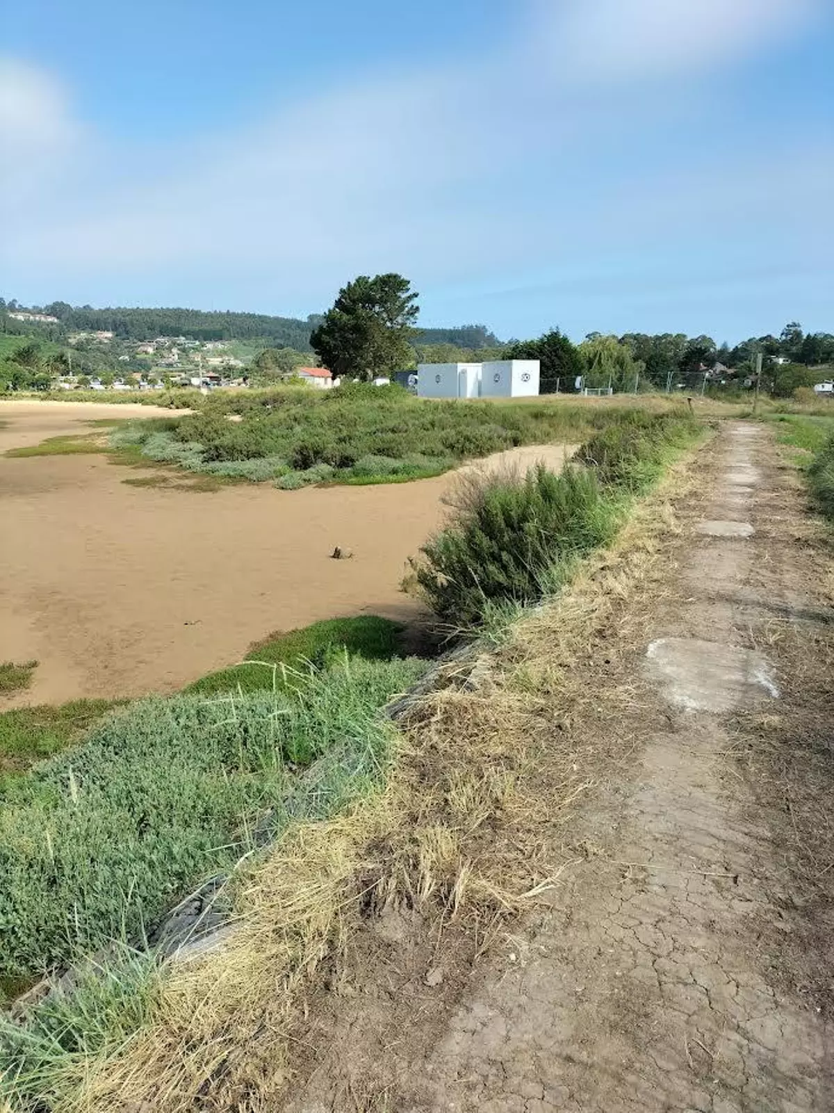 Reabierto el paso en la senda peatonal de Misiegu a Rodiles: la obra se retomará tras el verano