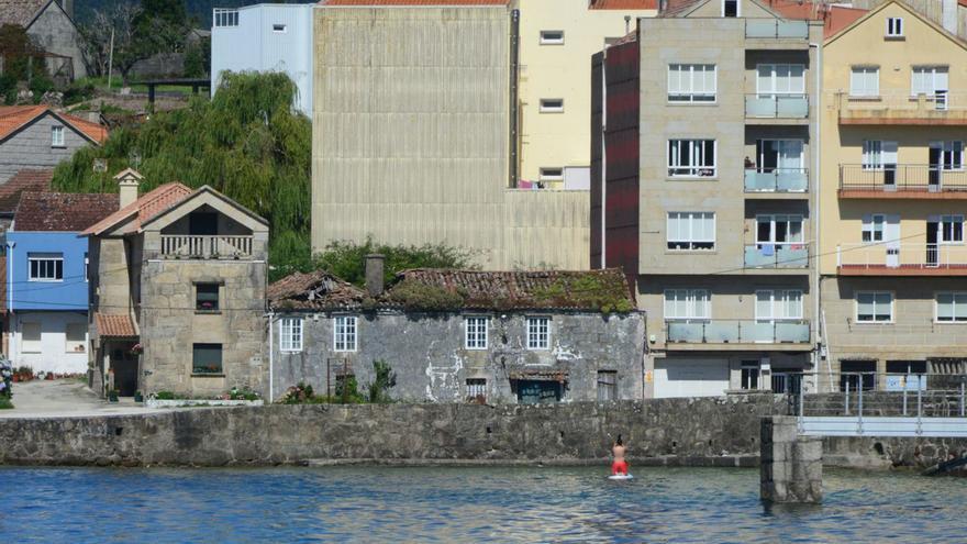 Bueu niega (otra vez) la licencia para un edificio que incluía el derribo de una casa en Pescadoira