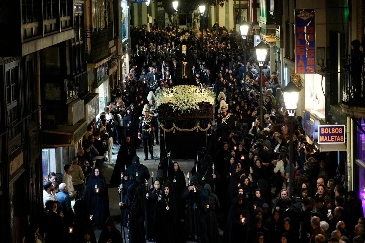 GALERÍA | Zamora acompaña a La Soledad en una de las noches más sobrecogedoras de la Semana Santa