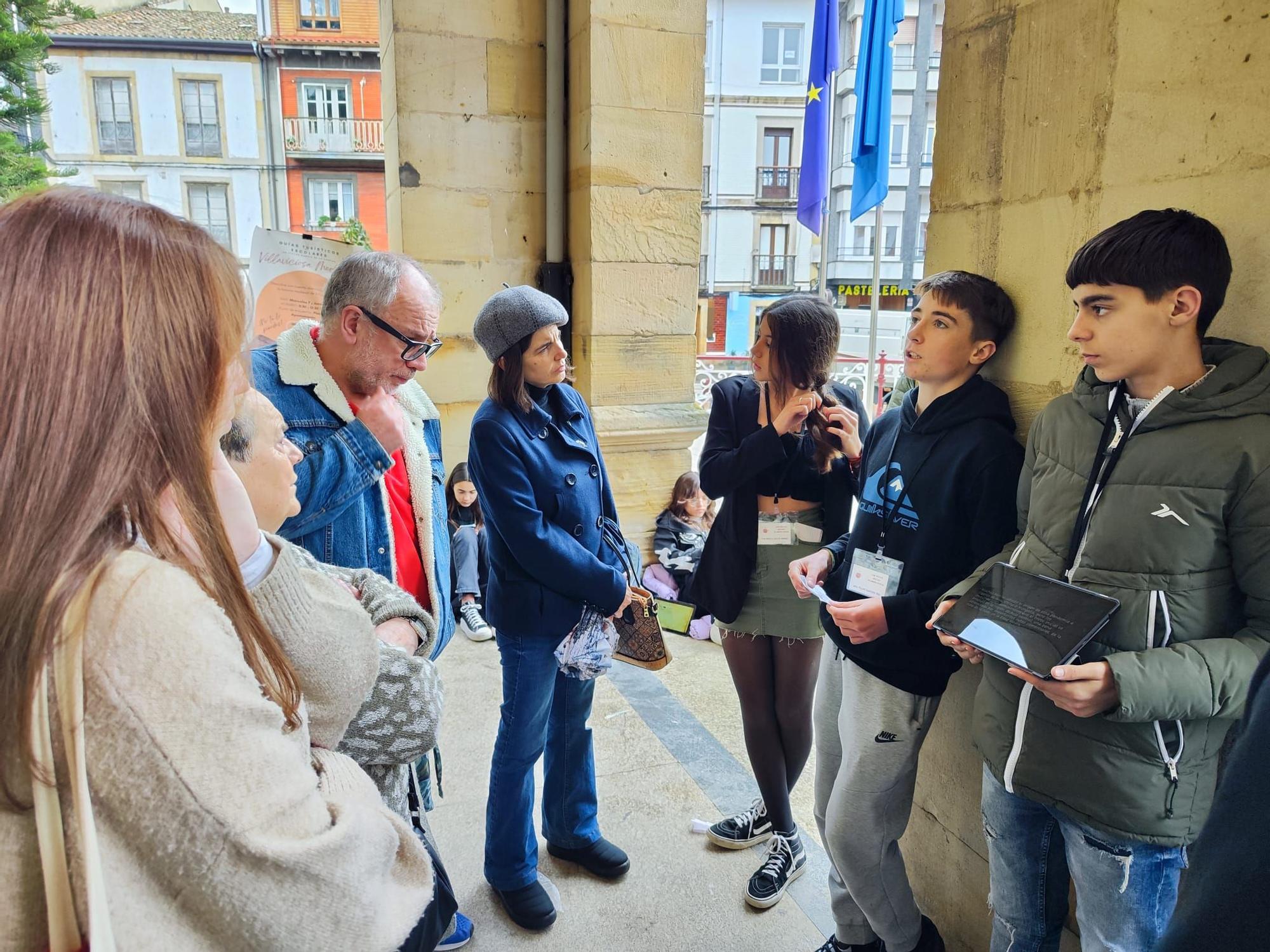 La historia medieval de Villaviciosa, de las aulas a las calles: así han ejercido los alumnos del instituto como guías turísticos