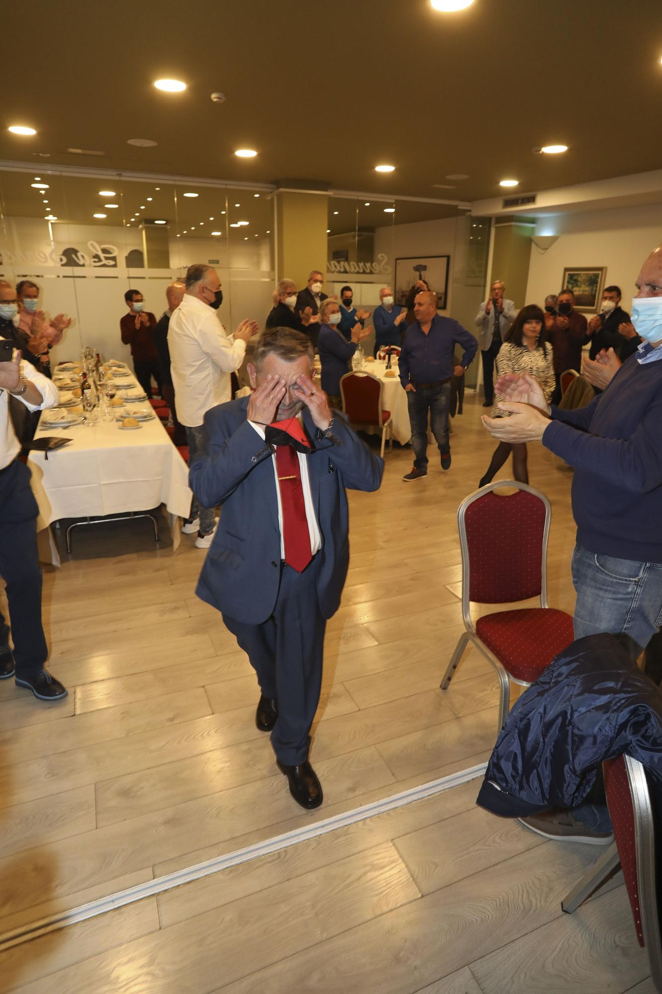 Homenaje del fútbol avilesino a Maxi González Asprón por su retirada