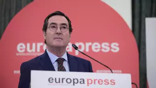 CEOE calcula que la reducción de la jornada laboral supone 23.000 millones para las empresas