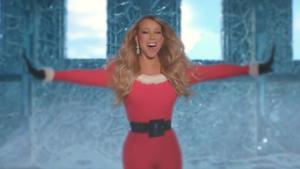Mariah Carey ya ha comenzado a celebrar la Navidad con un nuevo vídeo que ha compartido en las redes sociales.