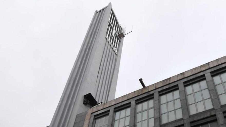 La torre de O Espiño, vista desde Marqués de Amboage. |   // VÍCTOR ECHAVE