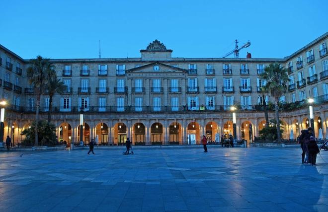 Bilbao, Plaza Nueva