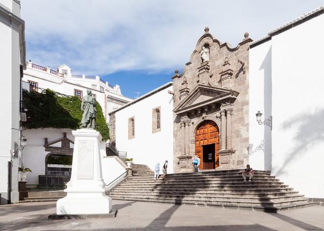Plaza de España con la iglesia de El Salvador, Santa Cruz de La Palma