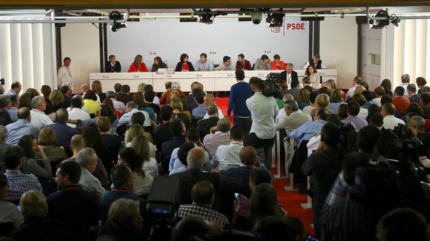 El PSOE acorda l&#039;abstenció a Rajoy i acaba amb els deu mesos de bloqueig