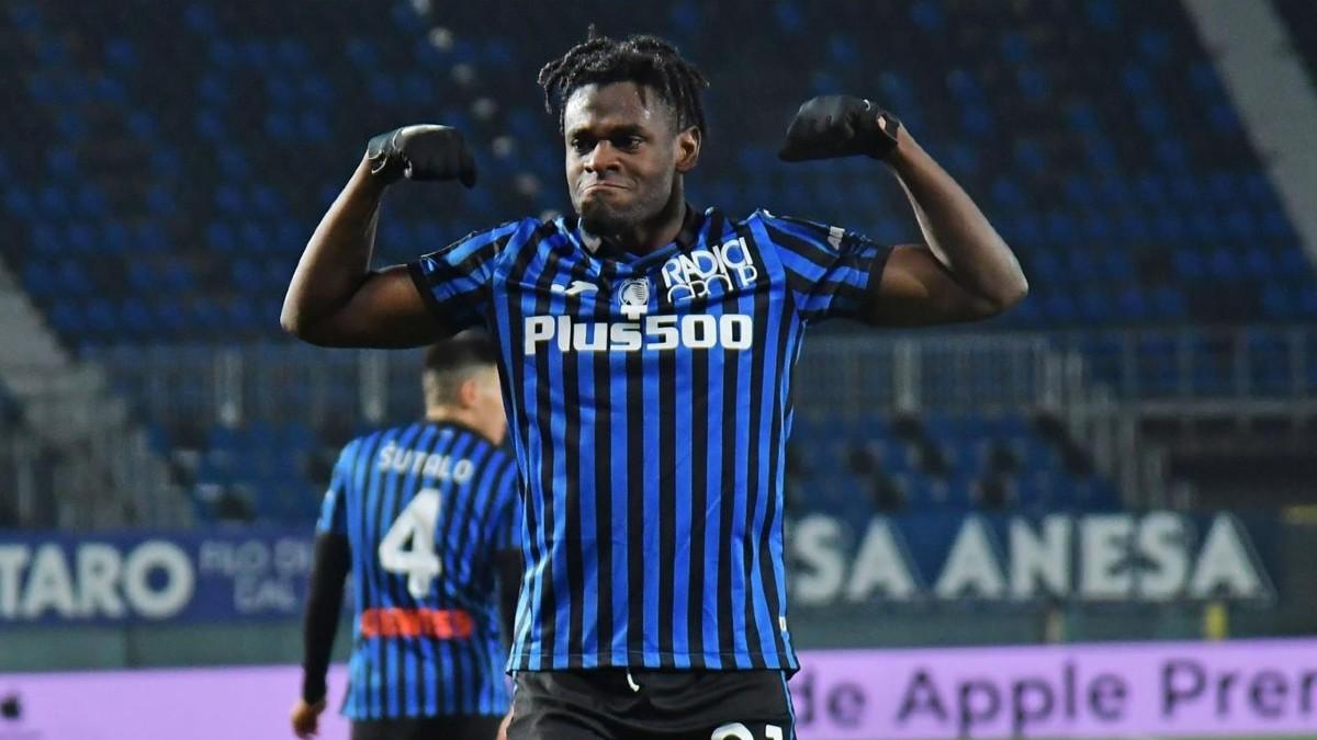 Duván Zapata, delantero de la Atalanta, celebra un gol ante el Nápoles