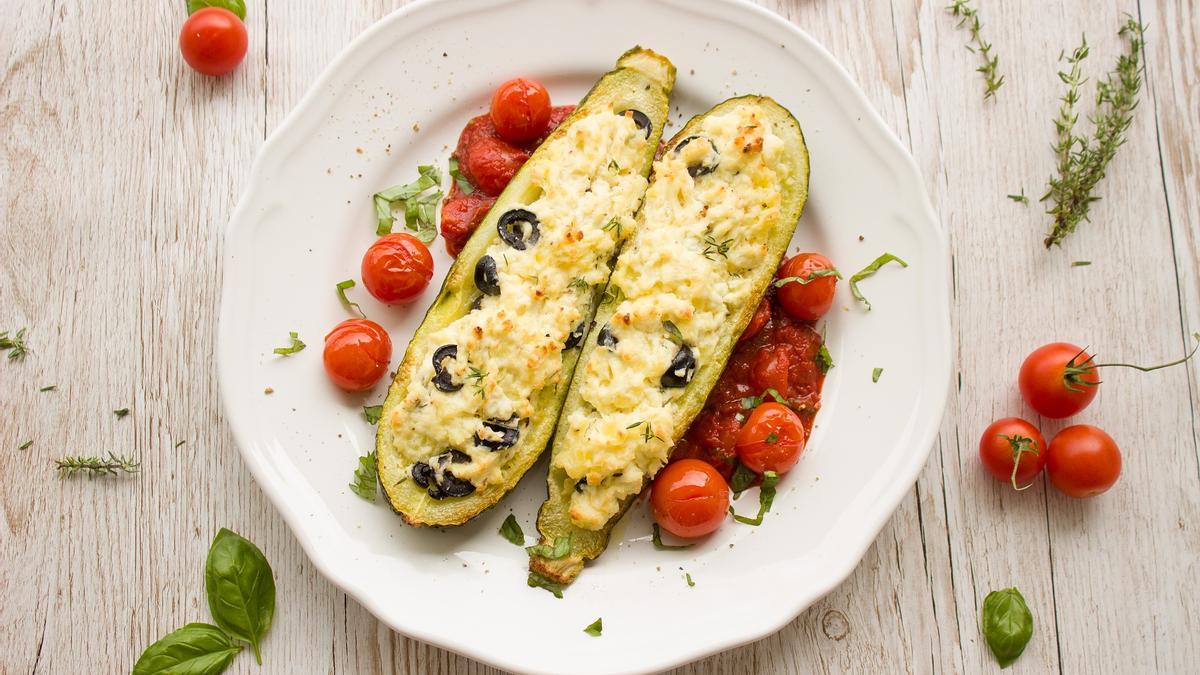 Receta fácil de calabacines rellenos de queso