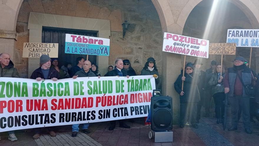 Los manifestantes de la Sanidad en Tábara responden al Procurador del Común