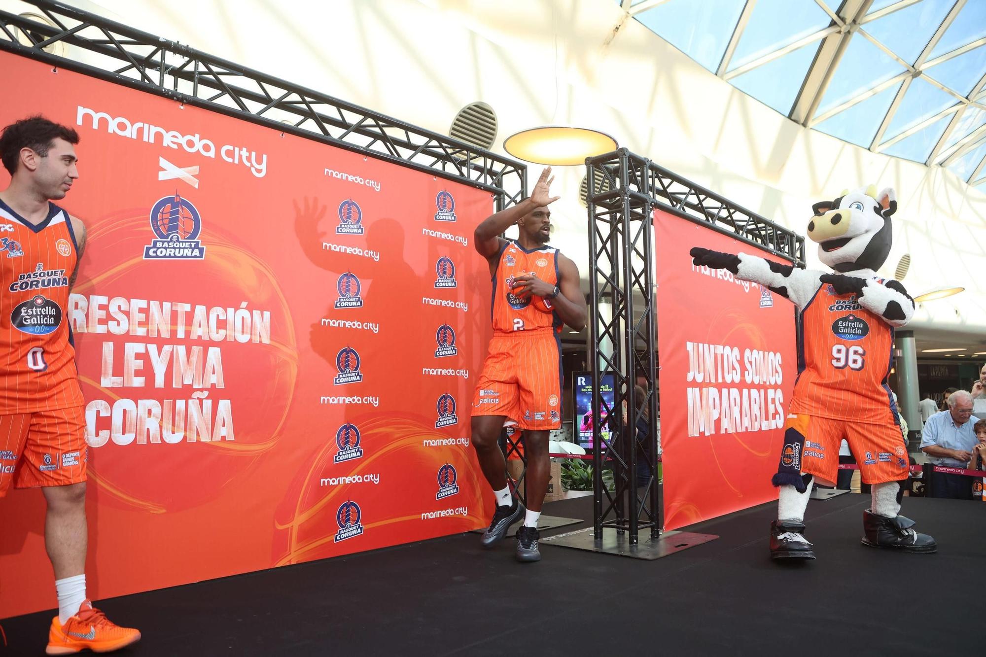 Presentación del equipo del Leyma Coruña en Marineda City