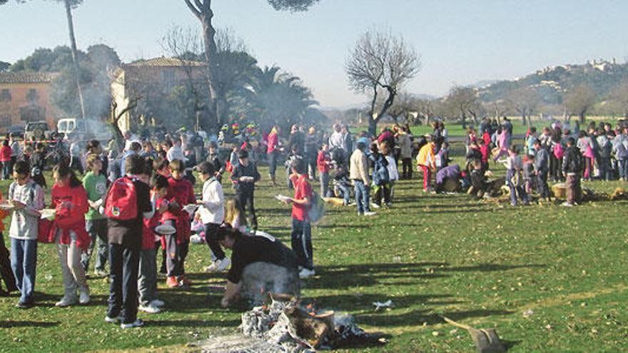 La excursión a sa Llebre es un acto tradicional de Sant Antoni.