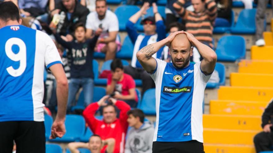 Chechu Flores, el domingo ante el Cornellà