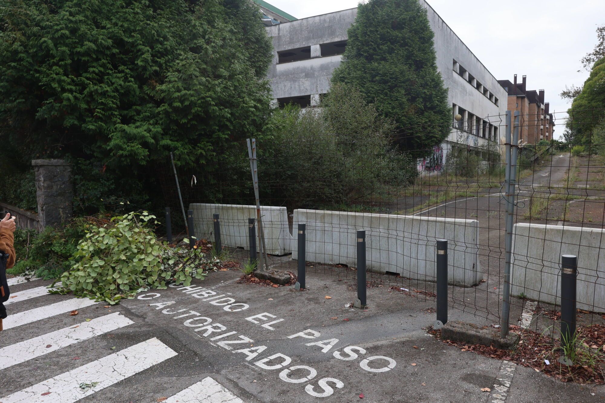 Viejo HUCA. Recorrido por cómo está el viejo hospital.