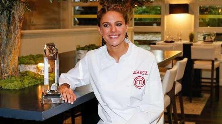 Marta Verona, con el trofeo de &quot;MasterChef&quot;. // RTVE