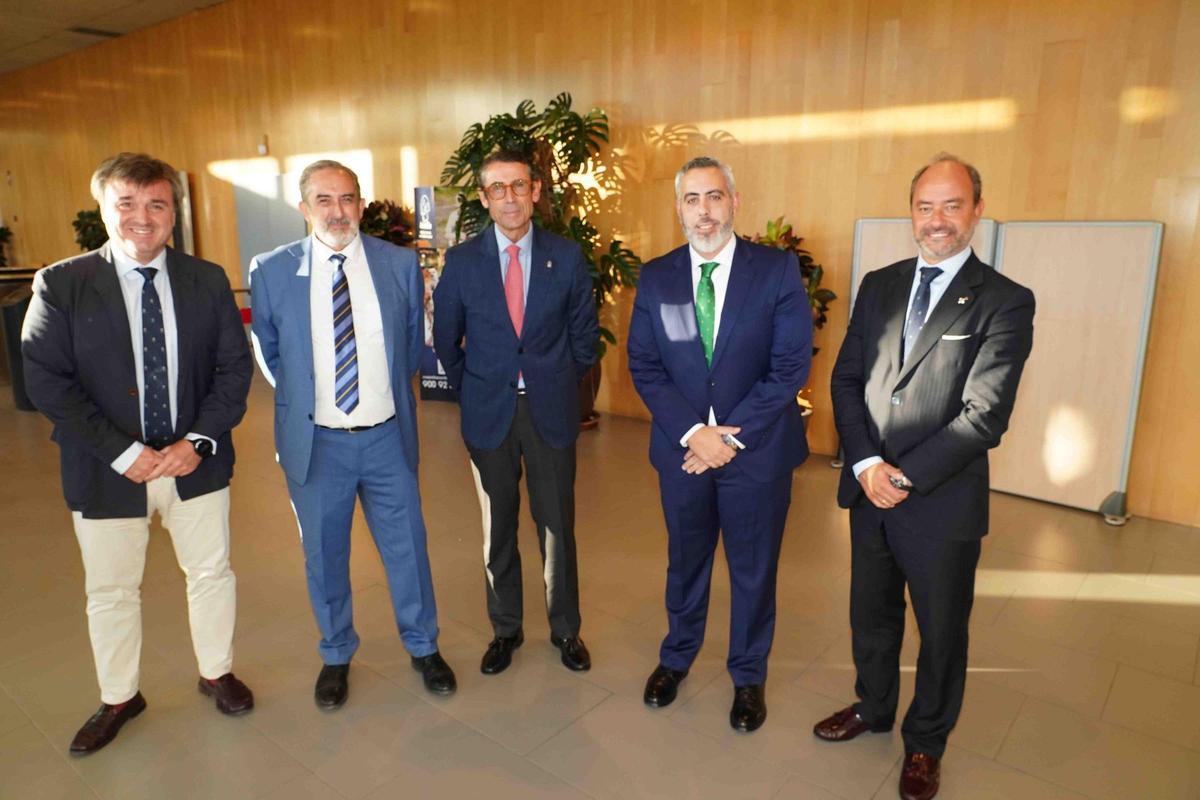 Gala de entrega de los Premios Málaga 2024, imágenes de los premiados y recepción de los invitados al Auditorio Edgar Neville