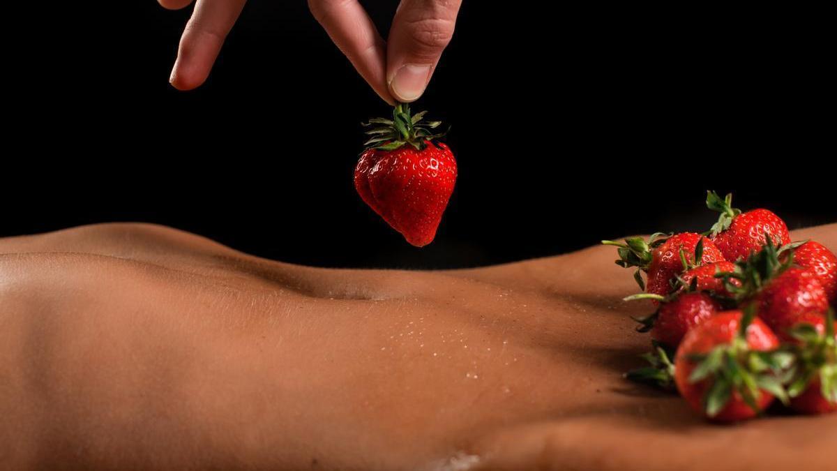 Las fresas son uno de los alimentos que más se relacionan con el sexo