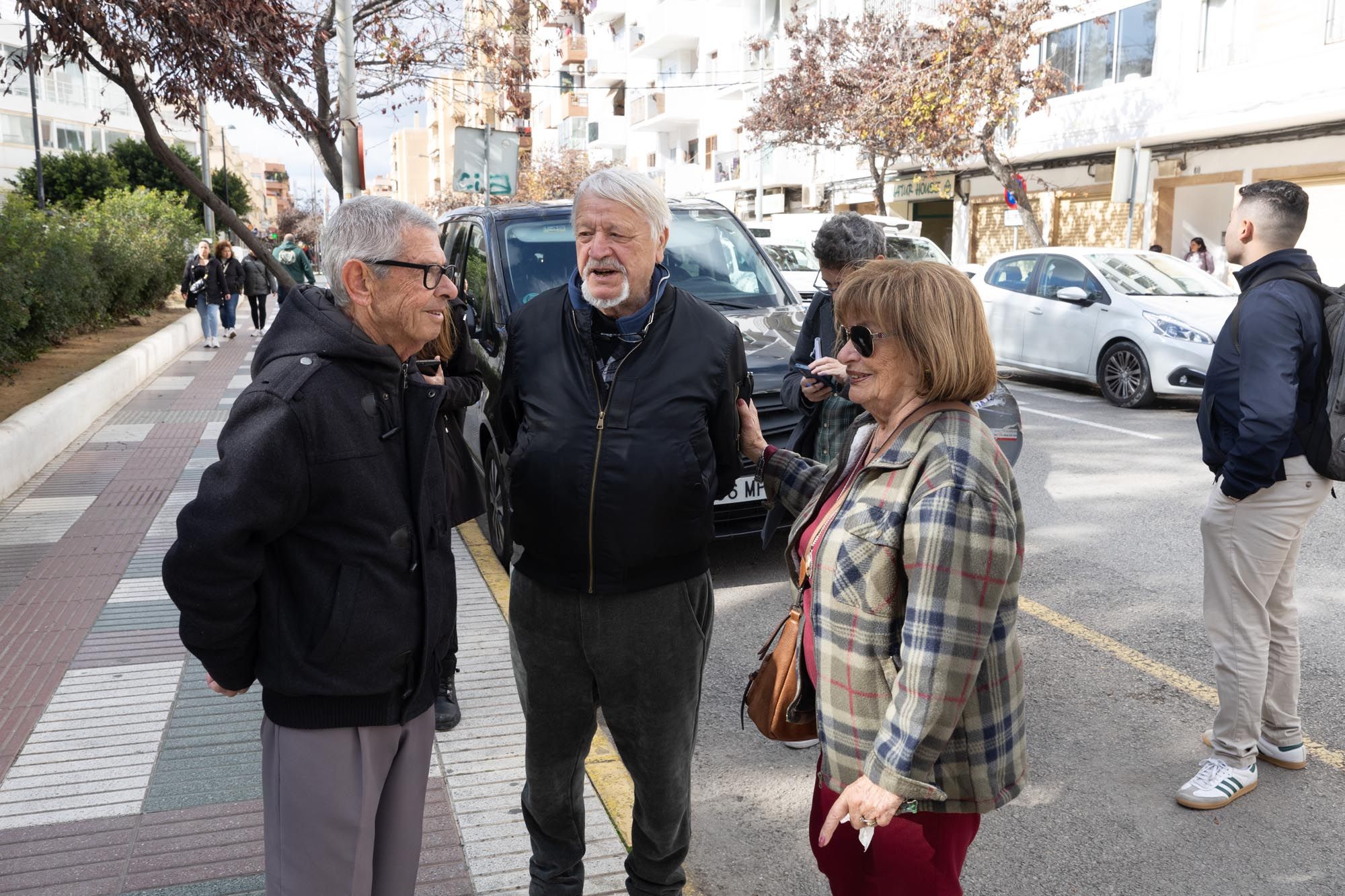 La popular estatua de la payesa de Ibiza se 'muda' a una nueva ubicación