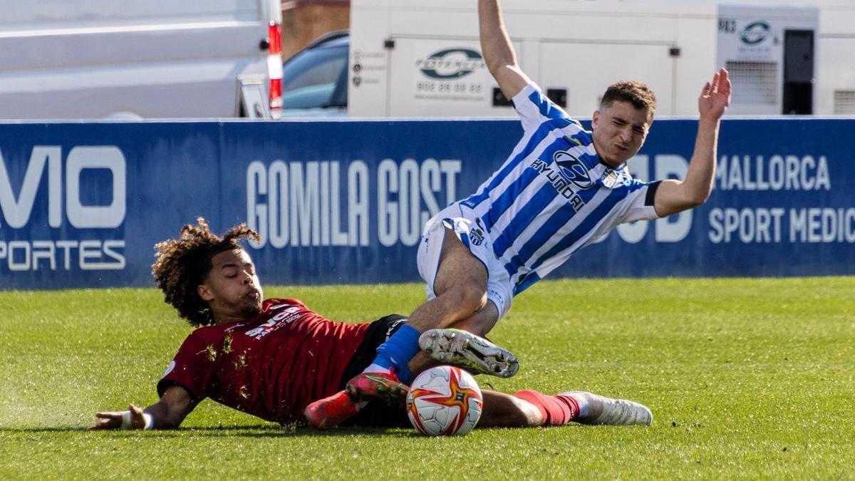 Koba, durante el encuentro de este domingo ante el Atlético Baleares.