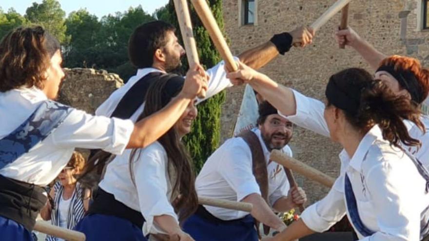 Els Picots del Fluvià, nou anys de colla bastonera a Sant Miquel de Fluvià