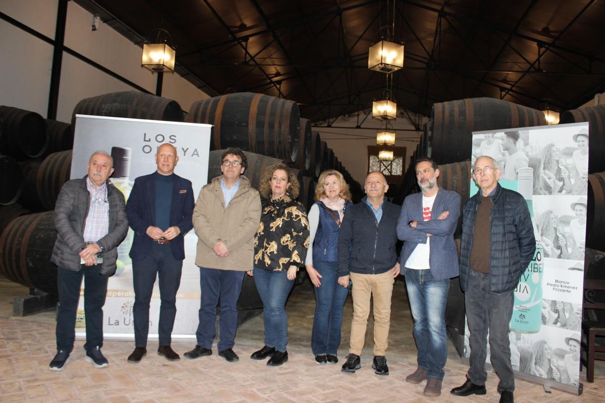 La presentación del taller tuvo lugar en la bodega de botas de la Cooperativa La Unión.