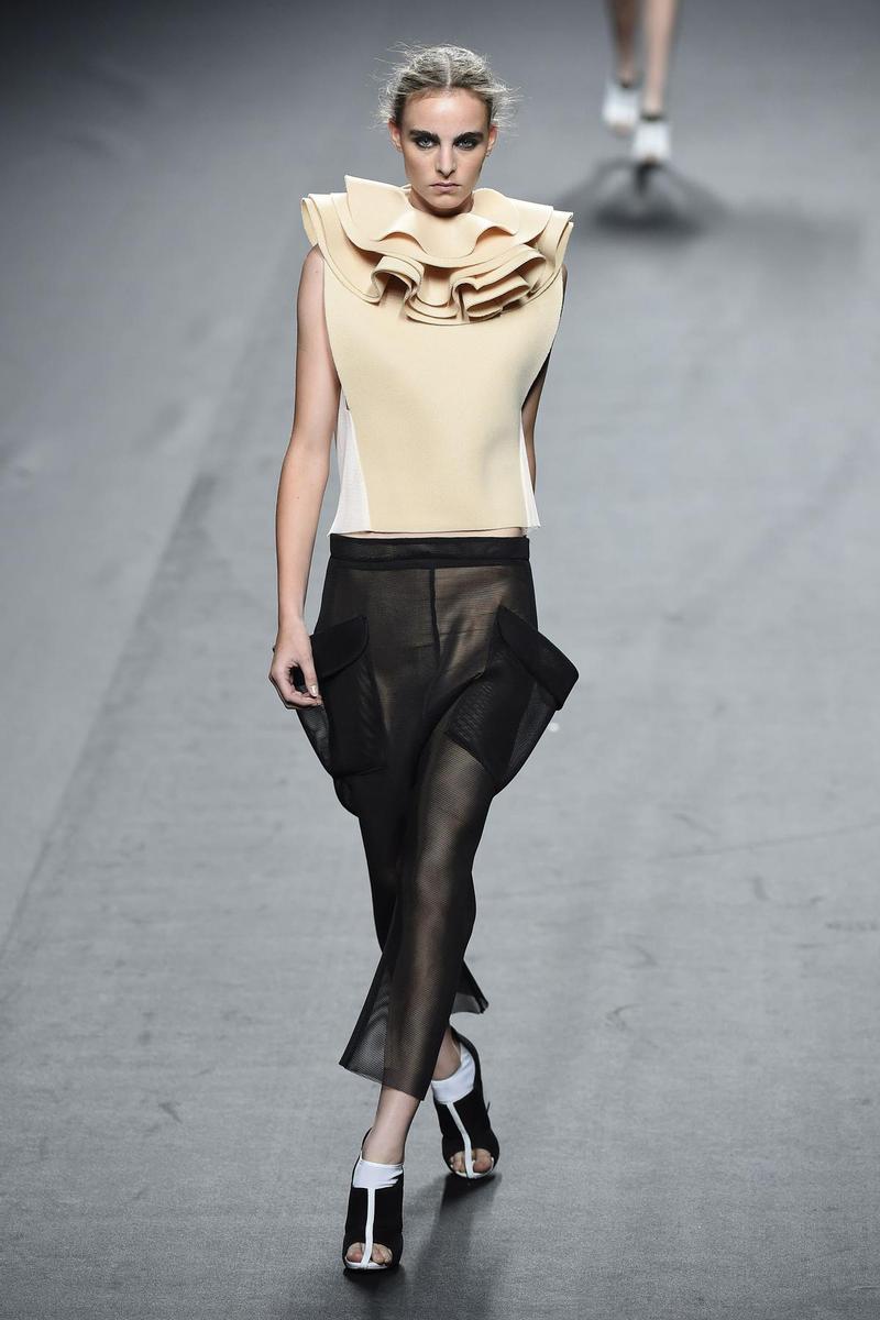 MBFWM 2015: Amaya Arzuaga Primavera/Verano 2016, 'black &amp; beige'