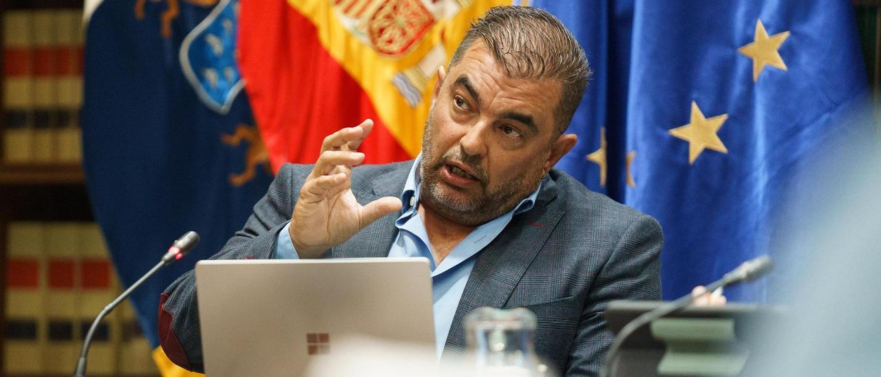 José Ramón Arévalo, catedrático de ecología por la Universidad de La Laguna (ULL), durante su comparecencia en el Parlamento.