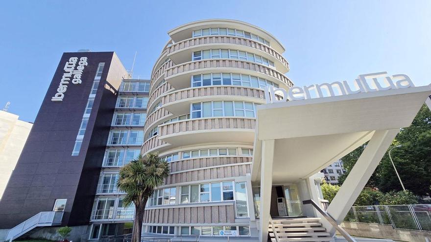 La Tesorería General de la Seguridad Social espera resolver «antes del verano» el problema jurídico que paraliza la apertura de Ibermutua