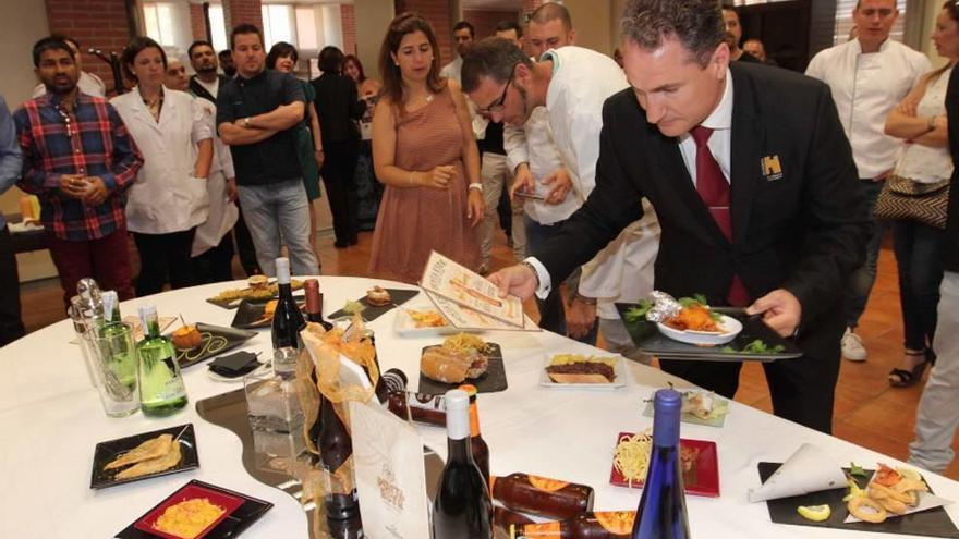 Acto de presentación de la feria en la Escuela de Hostelería.