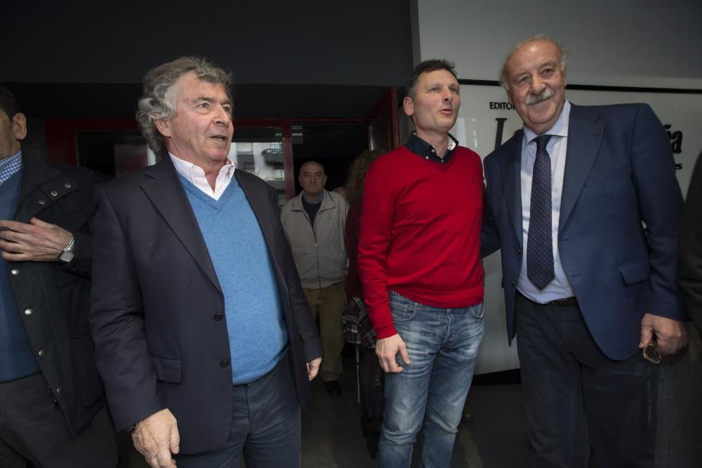 Vicente del Bosque participa en un acto con exjugadores del Oviedo