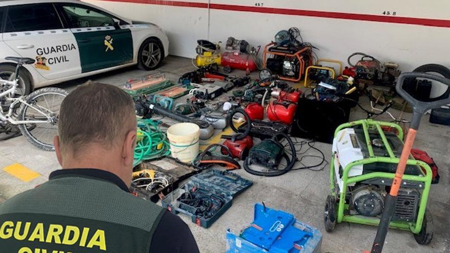 Maquinaria y herramientas robadas recuperadas por la Guardia Civil.