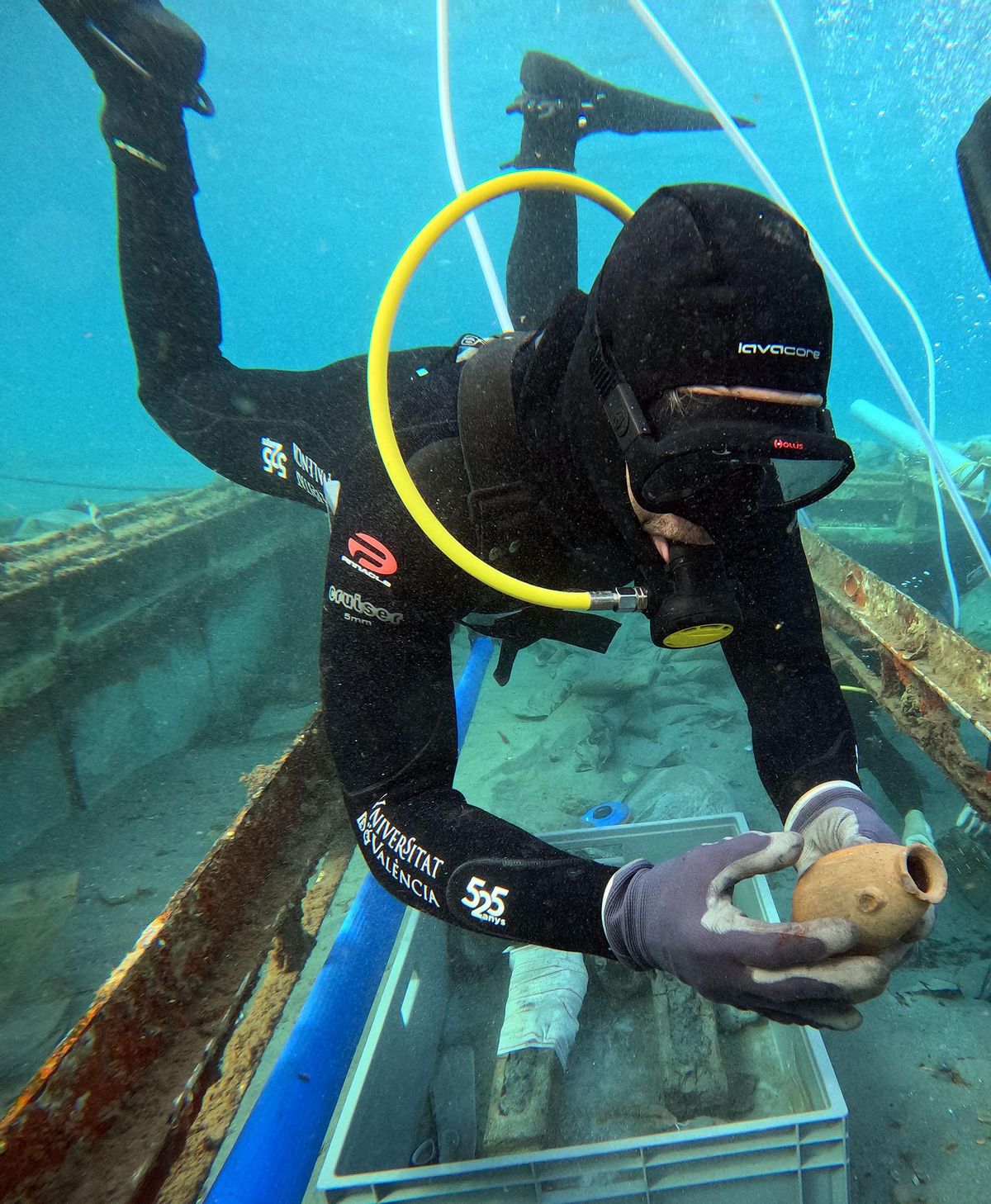 Uno de los objetos hallados en el barco hundido
