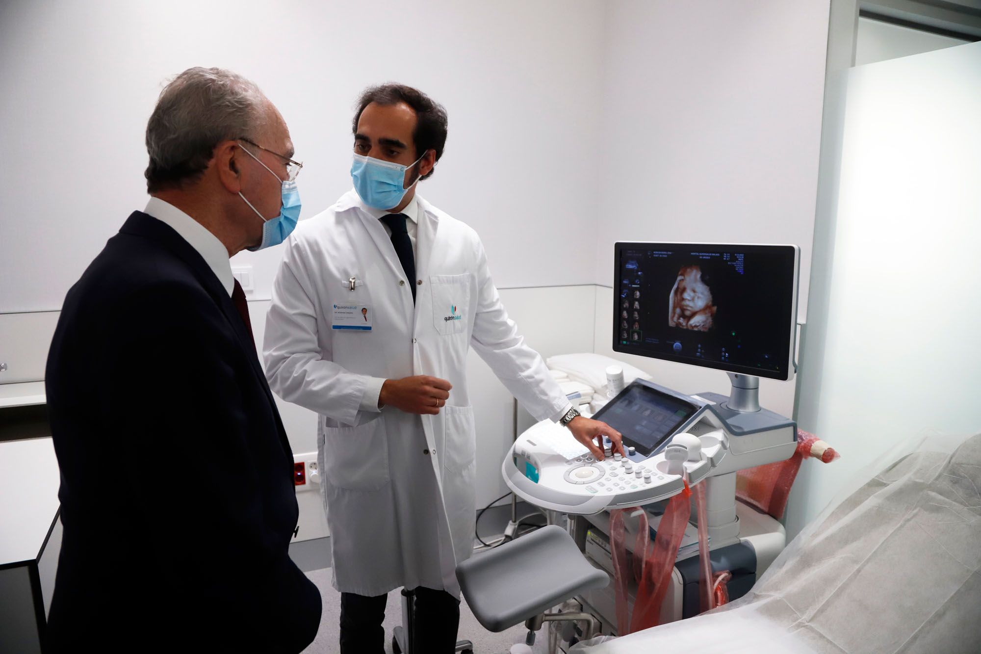 Visita de Francisco de la Torre al Hospital de Día QuirónSalud