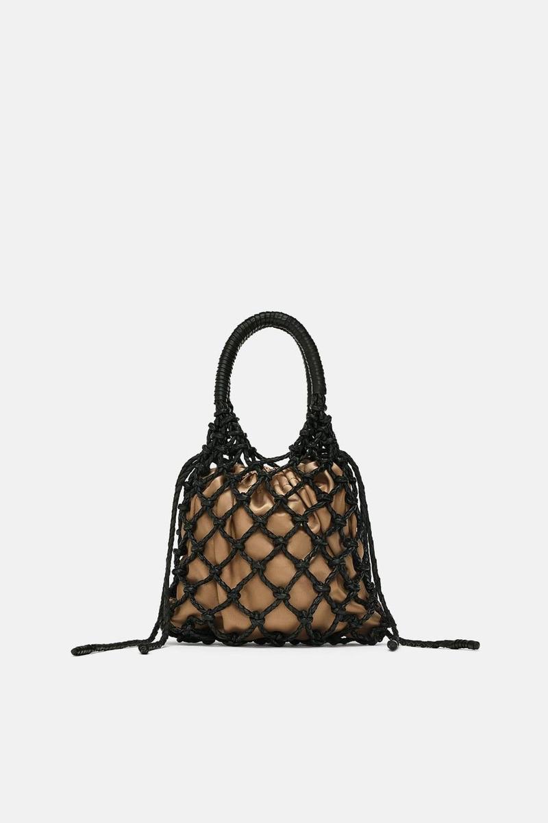 Bolso trenzado de piel de Zara