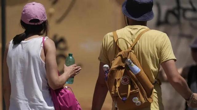 Dos turistas de vacaciones