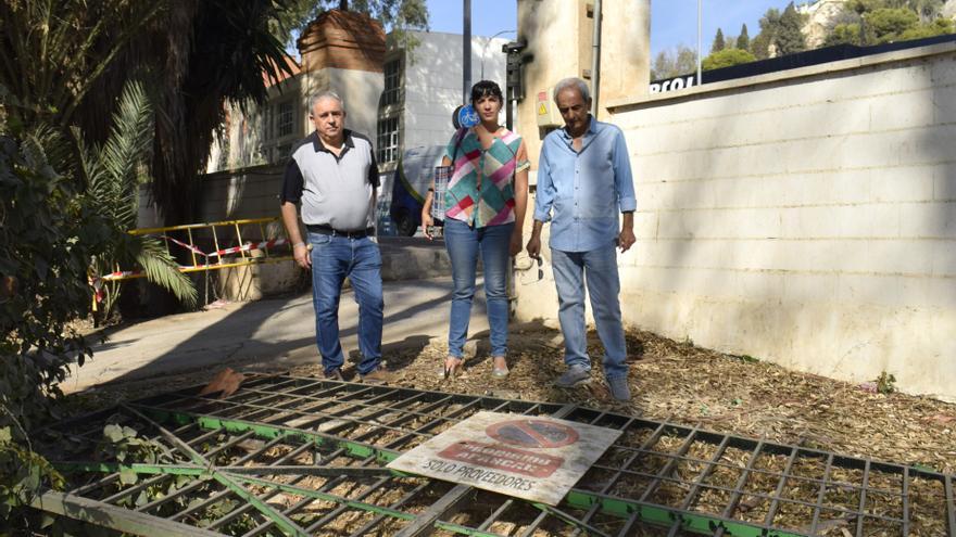 Con Málaga pide al PP una partida en el presupuesto para los Baños del Carmen