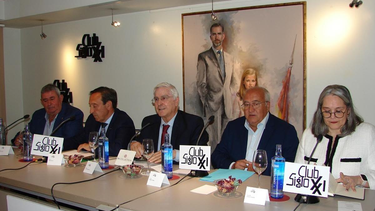 De izquierda a derecha, Lorenzo Ramos, secretario general de UPA; Pedro Barato, presidente de Asaja; José María Barreda, expresidente de Castilla-La Mancha, y Miguel Padilla, secretario general de Coag.