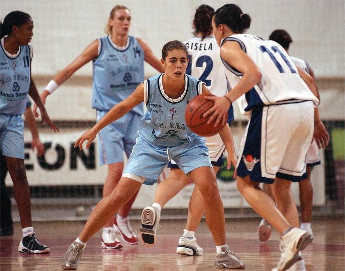 Cristina Cantero, durante un partido en 2002 Cristina Cantero, durante un partido en 2002