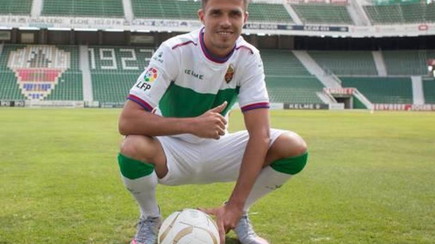 Héctor Hernández, ayer, durante su presentación oficial.