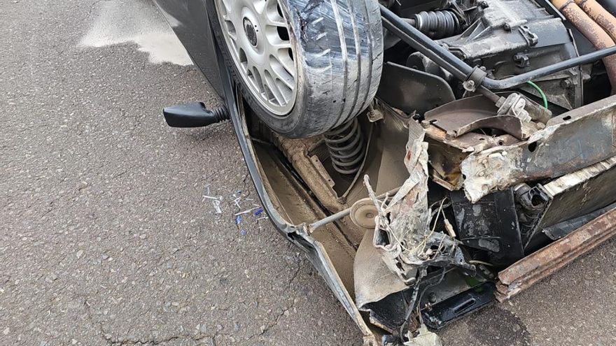 Un joven acaba herido tras salirse su coche de la carretera en Arucas