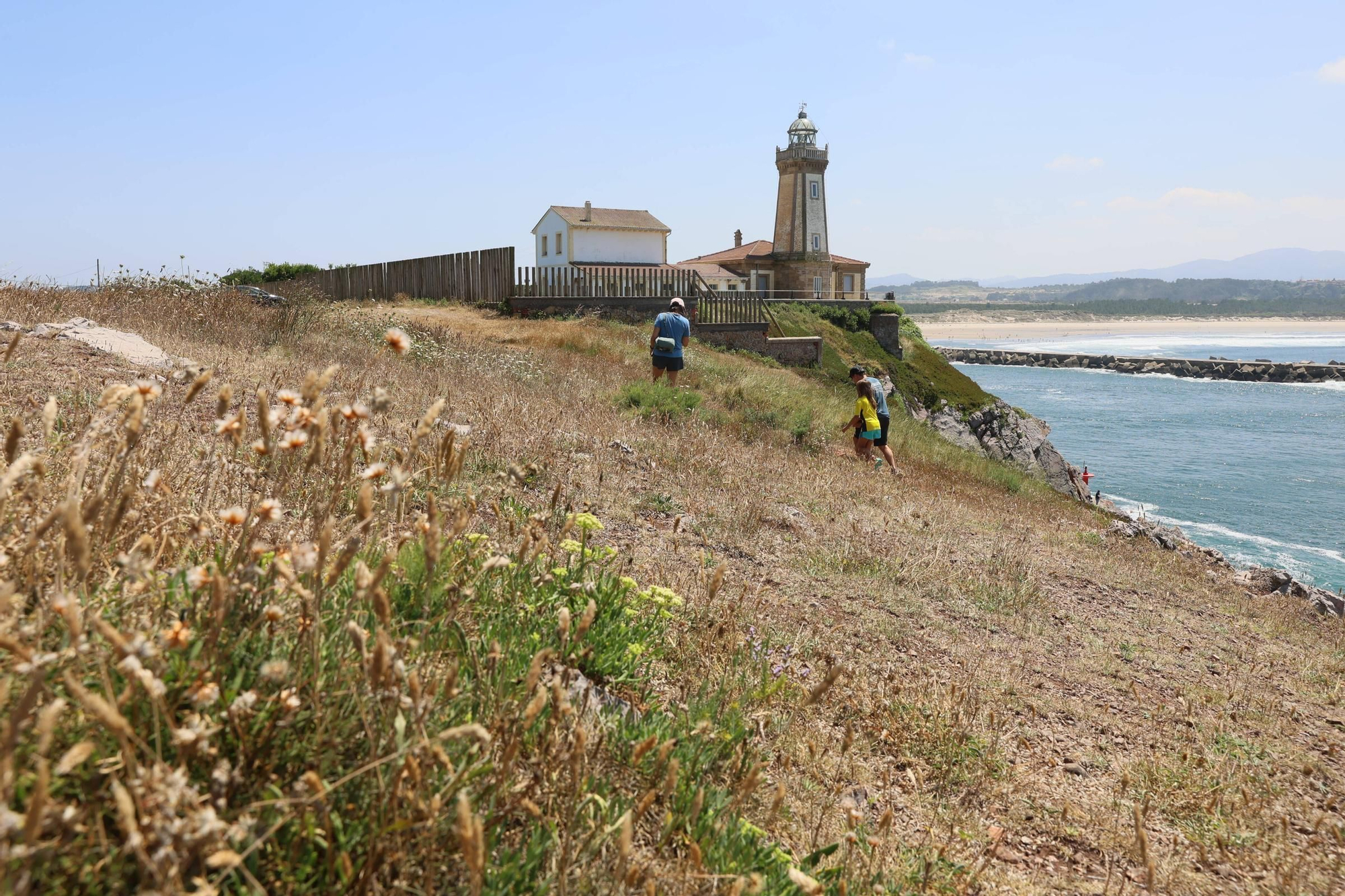 EN IMÁGENES: El faro de Avilés, balcón privilegiado a la ría